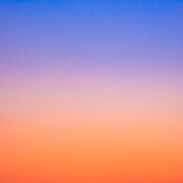 Klar himmel solnedgång och vacker solnedgång — Stockfoto