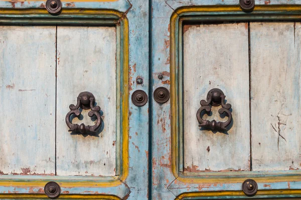 Puerta vieja y manija para el estilo vintage — Foto de Stock