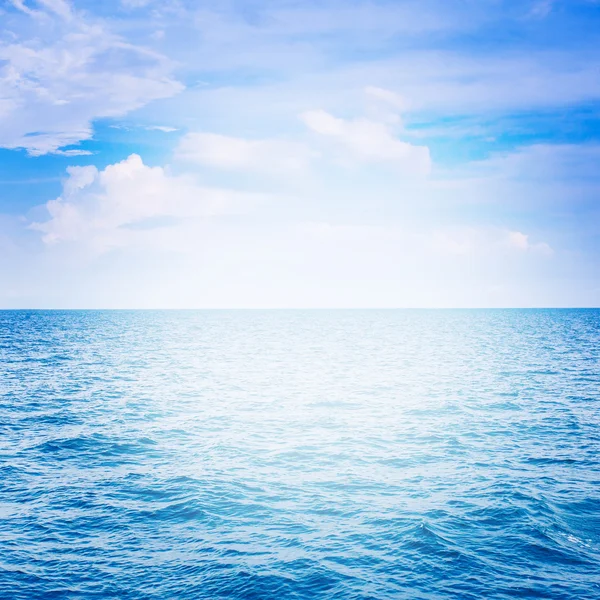 Blue sea with cloud for natural background — Stock Photo, Image