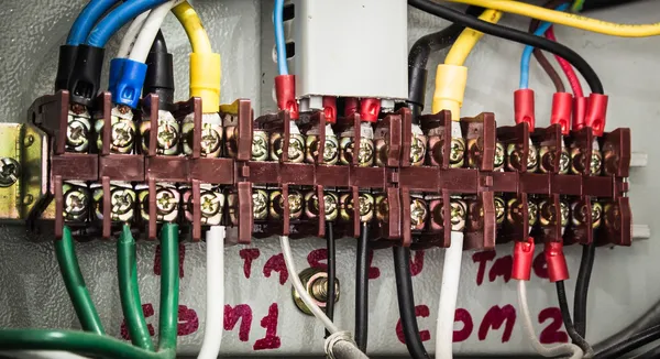 Elektronik kontrol ve endüstriyel güç durumda