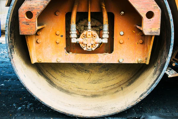 Rodillo de vapor compacto aplanar el alquitrán de asfalto —  Fotos de Stock