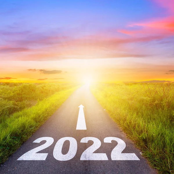 Zielkonzept Für Neujahr 2022 Leere Asphaltstraße Mit Text Geht Ins — Stockfoto