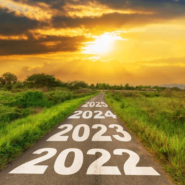 Yeni Yıl 2022 Hedefleri Konsepti Boş Asfalt Yol Gün Doğumu — Stok fotoğraf