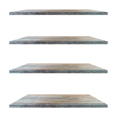 Beyaz arkaplanda izole edilmiş 4 eski ahşap raf tablo ve ürün için montaj.