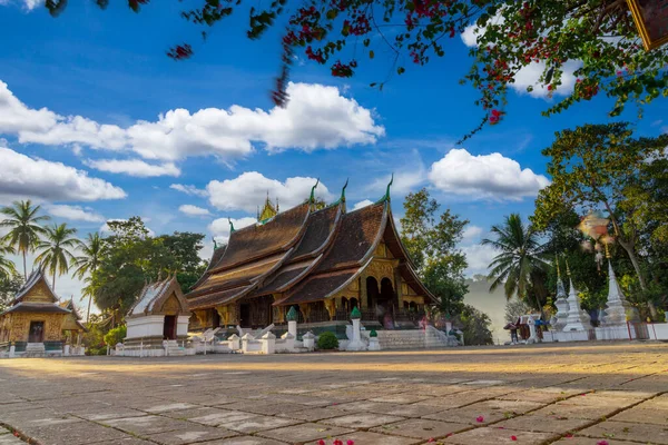 位于老挝卢安普拉邦的Wat Xieng Thong 金城寺 熊同寺是老挝最重要的寺庙之一 — 图库照片