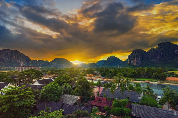 Landskap Synvinkel Och Vacker Solnedgång Vid Vang Vieng Laos — Stockfoto