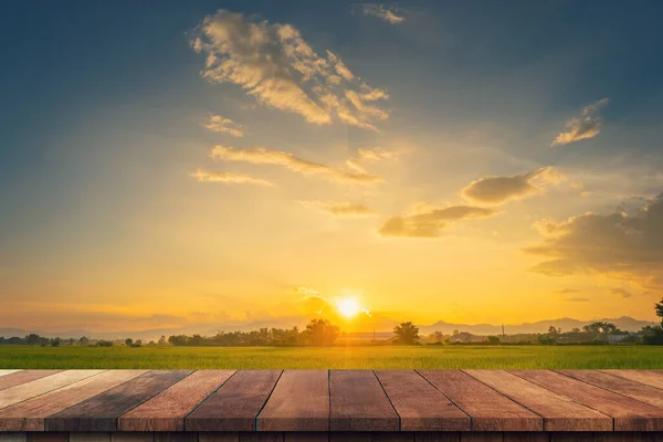 Wood Table Rice Field Sunset Blue Sky Lens Flare Display — Stock Photo, Image