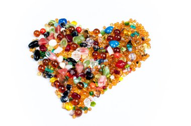 renkli taşlar yapılan kalp