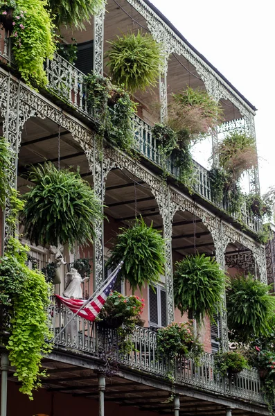 House with balcony, New Orleans — Stock Photo, Image