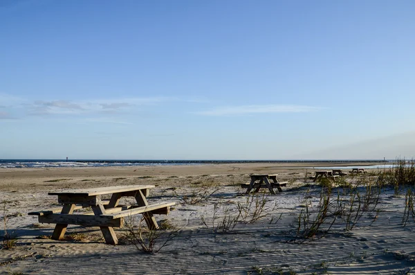 Bancs sur la plage — Photo