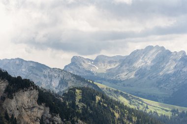 dağlarda. Alpes, Fransa