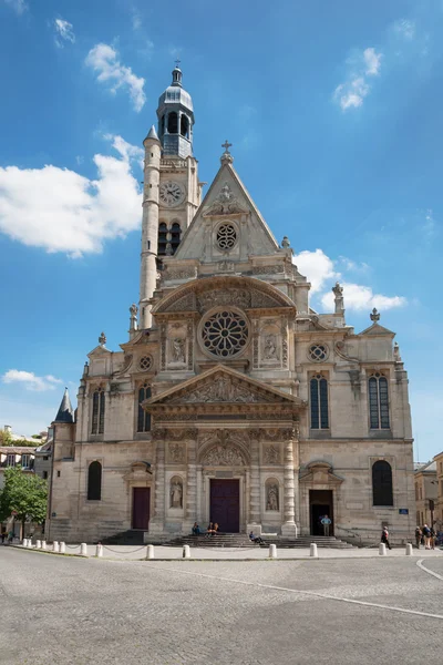 Iglesia católica en la plaza de París — Foto de Stock