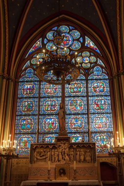 vitray pencere kilisenin içinde