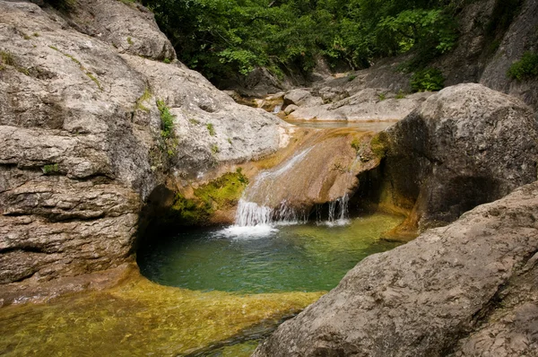 Wasserfall in den Krimbergen — Stockfoto