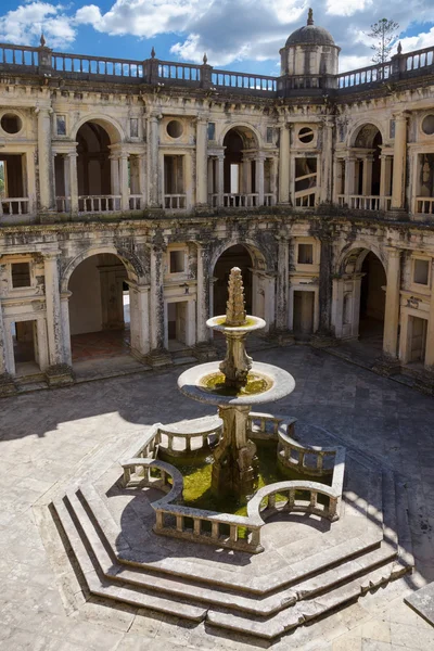 Patio de un castillo medieval —  Fotos de Stock