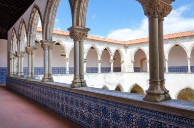Courtyard bir ortaçağ kalesi