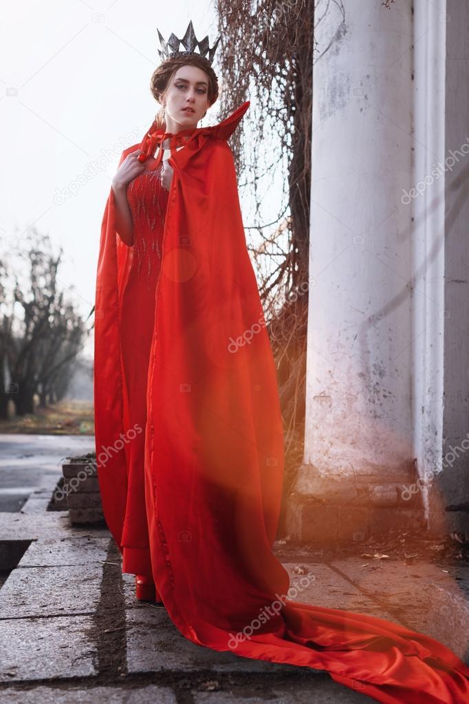 Queen in the red cloak