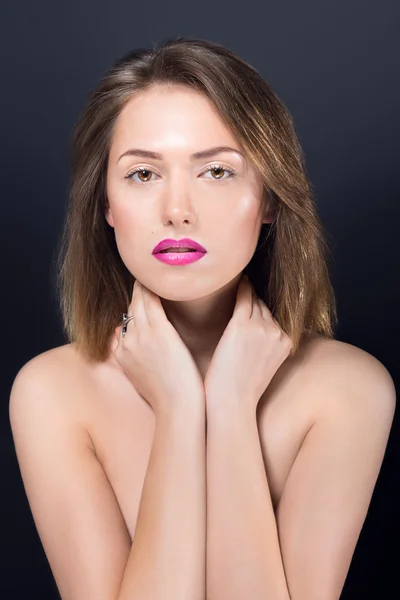 Сlose portrait of beautiful naked girl with bright makeup — Stock Photo, Image