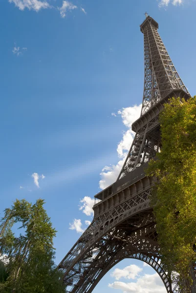 Eiffel tower at sunny day — Stock Photo, Image
