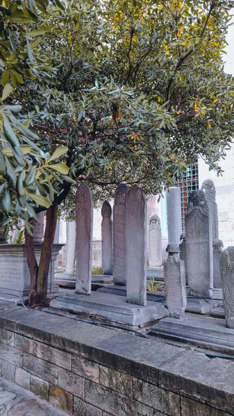 Muhteşem İstanbul 'un anıt mezarı.