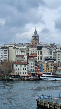 İstanbul 'un tepesinde Galat Towe ile Altın Boynuz manzarası
