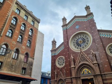 İstanbul, Türkiye - 11 Mart 2021: İstiklal Bulvarı 'ndaki Aziz Anthony Katolik Kilisesi
