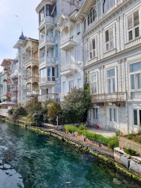 Arnavutkoy 'dan güzel ve renkli bir ev - İstanbul