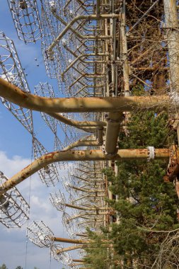 Büyük anten alanı. Sovyet radar sistemi Duga Chernobyl nükleer santral. ABM füze savunma. Anten alanı, ufuk radar. SSCB Abm askeri nesne. Gizli Sovyet Chernobyl -2