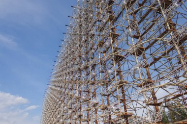 Büyük anten alanı. Sovyet radar sistemi Duga Chernobyl nükleer santral. ABM füze savunma. Anten alanı, ufuk radar. SSCB Abm askeri nesne. Gizli Sovyet Chernobyl -2