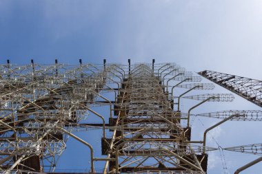 Büyük anten alanı. Sovyet radar sistemi Duga Chernobyl nükleer santral. ABM füze savunma. Anten alanı, ufuk radar. SSCB Abm askeri nesne. Gizli Sovyet Chernobyl -2