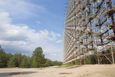 Büyük anten alanı. Sovyet radar sistemi Duga Chernobyl nükleer santral. ABM füze savunma. Anten alanı, ufuk radar. SSCB Abm askeri nesne. Gizli Sovyet Chernobyl -2