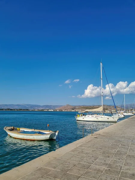 Διαμόρφωση Τοπίου Δίπλα Στη Θάλασσα Της Ελλάδας Θέα Στη Μεσόγειο — Φωτογραφία Αρχείου