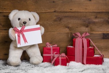 oyuncak ayı ile yılbaşı hediyeleri