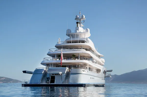 Yacht de luxe sur la mer Méditerranée — Photo