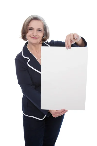 Senior senhora com placa em branco — Fotografia de Stock