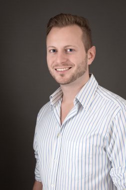 Yakışıklı Sarışın Adam.