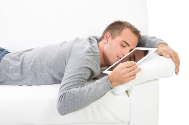 tablet pc ile adam uyku