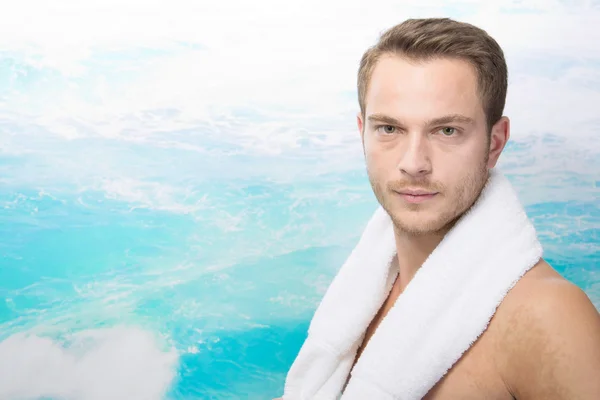 Man on beach — Stock Photo, Image