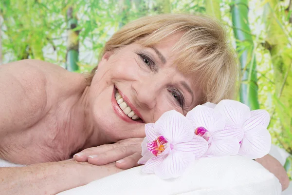 Relaxed elderly woman — Stock Photo, Image