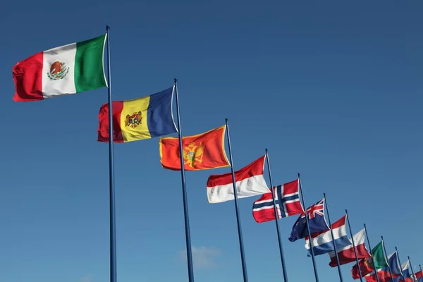 Internationale Flaggen lizenzfreie Stockbilder