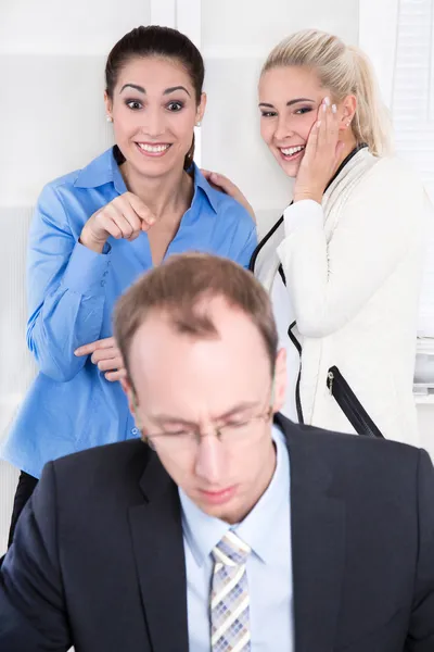 Bullying no local de trabalho - mulher e seu chefe . — Fotografia de Stock