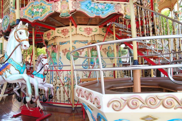 Carrousel avec cheval — Photo