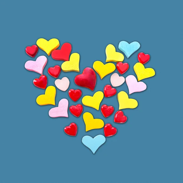 Izolované barevné červené srdce - symbol pro valentine, lásku a hap — Stock fotografie