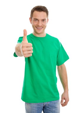 mutlu genç adam yeşil başparmak yukarıya - shirt izole wh