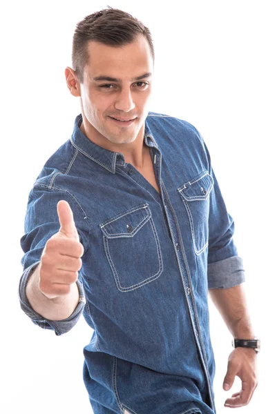 başparmak yukarıya ile yakışıklı bir izole adamın yüzü.