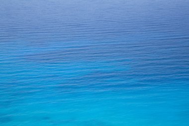 mavi su arka plan - boş su yüzeyine