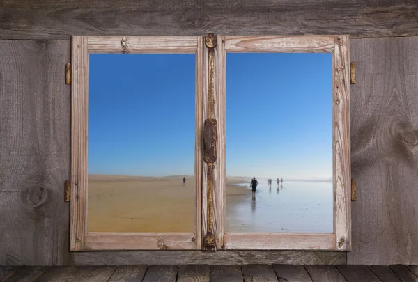 Promenade à la plage - vacances d'été sur l'océan - concept sur ba en bois — Photo