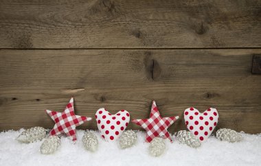 kırmızı beyaz ekose desenli kupa ve st ahşap Noel arka plan