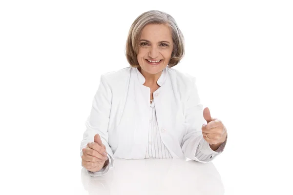 Portrait : médecin femme âgée isolée ayant de l'expérience . — Photo