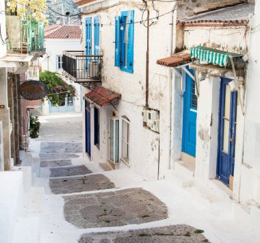 Yunan Adaları Mavi renklerde geleneksel evleri.